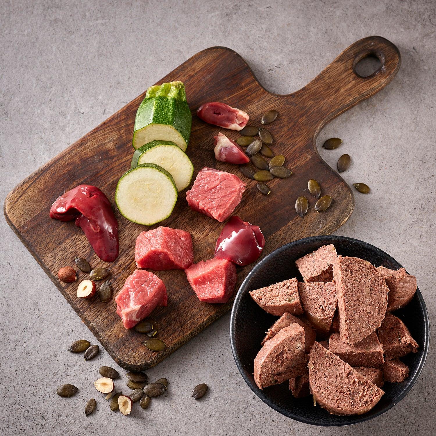 Fleischeslust Rindermenü mit Zucchinis, Haselnüssen und Kürbiskernen 200 g